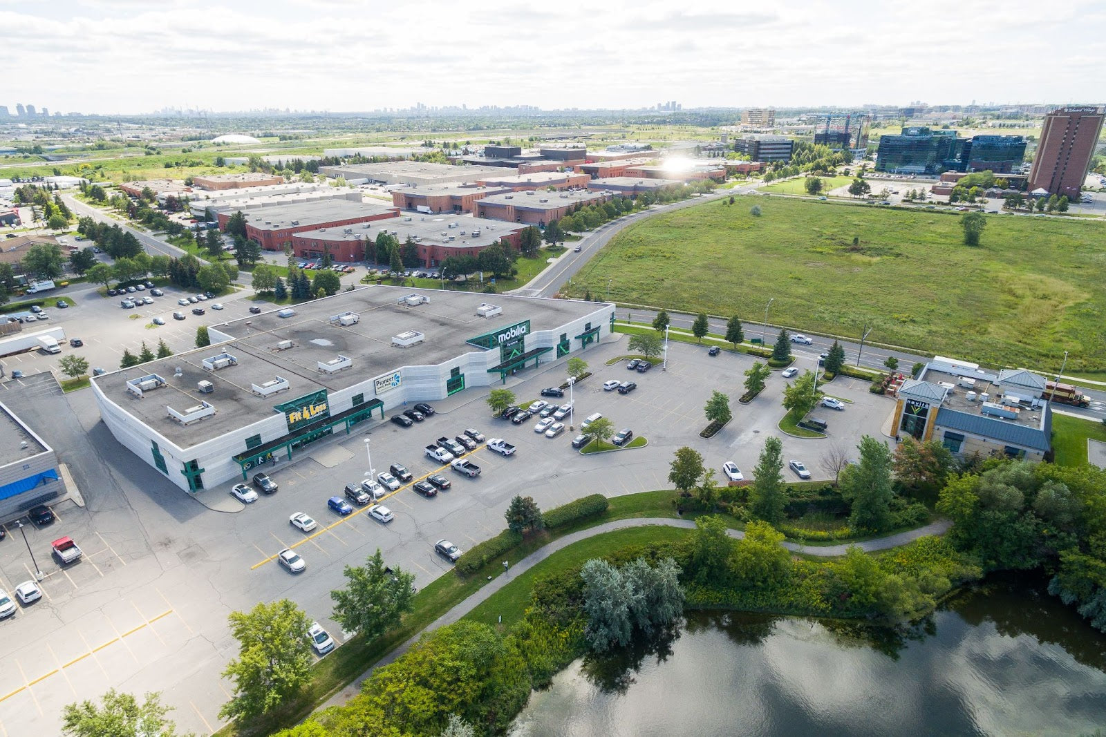 7 & Woodbine Center